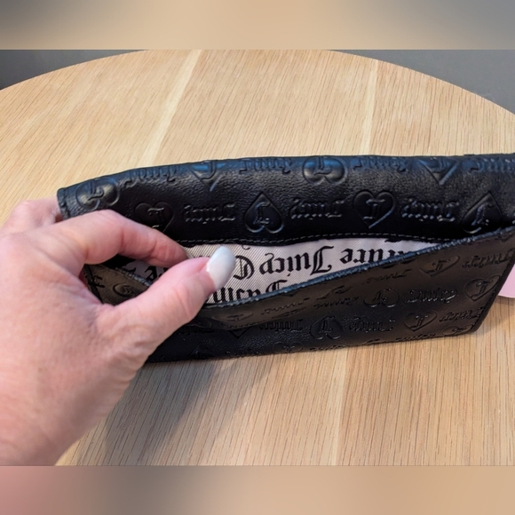 BNWT Juicy Couture Women's Black Raised Signature Embossed Flap Wallet/Clutch - Picture 11 of 16